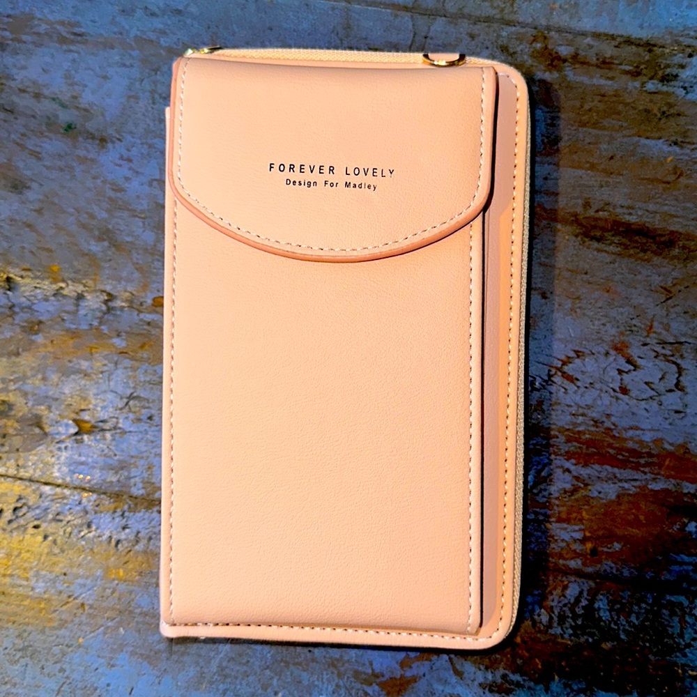 NWOT Crossbody phone wallet/clutch, Pink